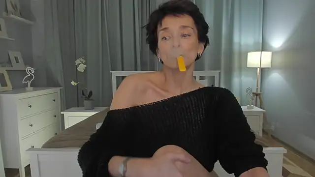 SimonaDeBeauvoir online show from 02/08/25, 11:33