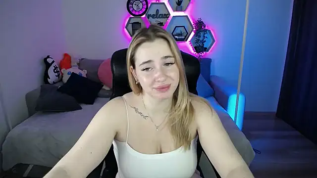 SabrinViolet online show from 11/12/25, 09:46