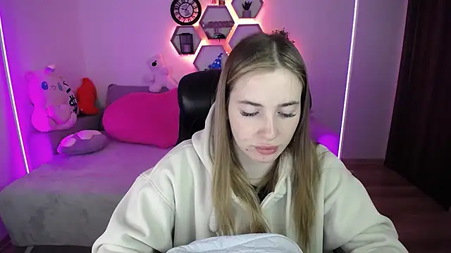 Snapshot of SabrinViolet chatting on 05/08/26, 08:07 SabrinViolet online show from 05/08/26, 08:07