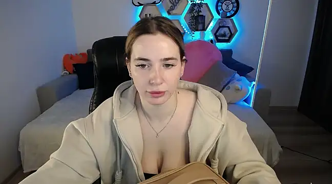 Snapshot of SabrinViolet chatting on 02/19/25, 09:06 SabrinViolet online show from 02/19/25, 09:06