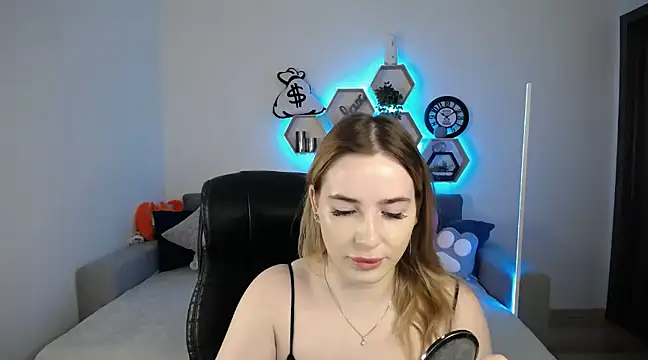 Snapshot of SabrinViolet chatting on 02/26/25, 09:12 SabrinViolet online show from 02/26/25, 09:12
