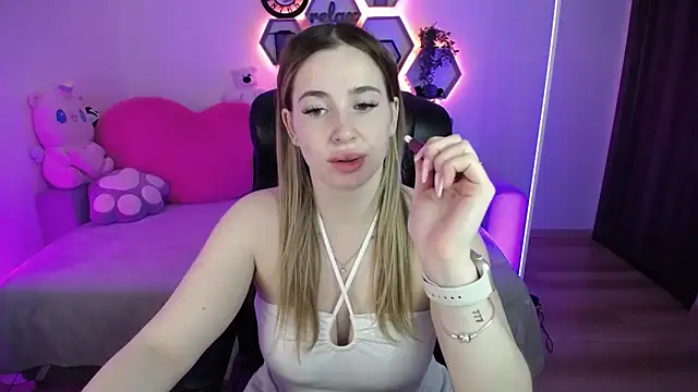 SabrinViolet online show from 04/07/26, 08:16