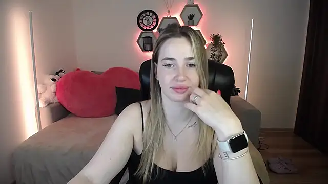 Snapshot of SabrinViolet chatting on 07/23/26, 08:11 SabrinViolet online show from 07/23/26, 08:11