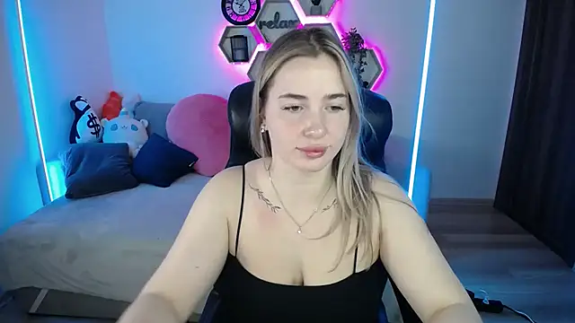 SabrinViolet online show from 10/29/25, 09:08