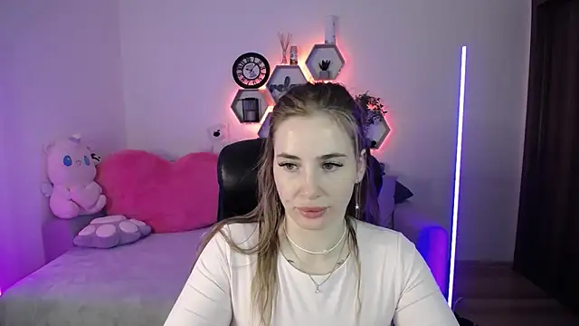 SabrinViolet online show from 04/17/26, 08:06