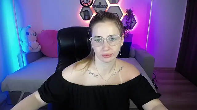 Snapshot of SabrinViolet chatting on 07/07/26, 08:07 SabrinViolet online show from 07/07/26, 08:07