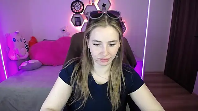 Snapshot of SabrinViolet chatting on 05/06/26, 08:07 SabrinViolet online show from 05/06/26, 08:07