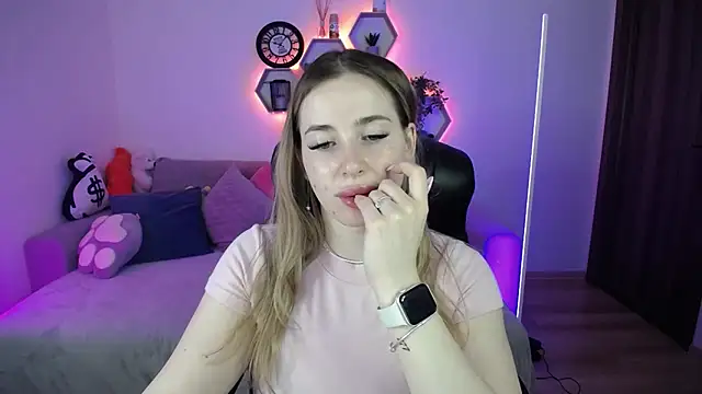 SabrinViolet online show from 03/31/26, 08:05