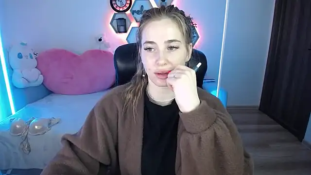 Snapshot of SabrinViolet chatting on 04/24/26, 08:05 SabrinViolet online show from 04/24/26, 08:05