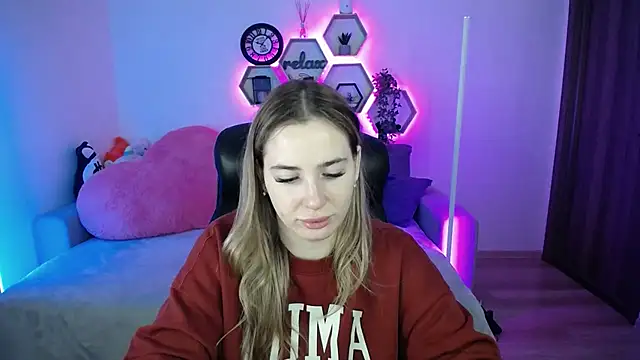 Snapshot of SabrinViolet chatting on 02/18/26, 09:17 SabrinViolet online show from 02/18/26, 09:17