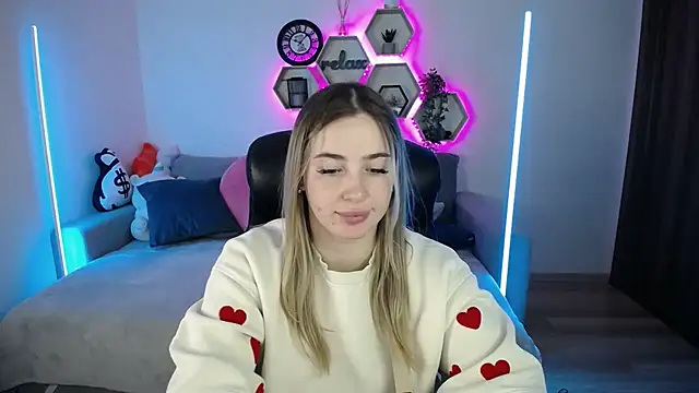 Snapshot of SabrinViolet chatting on 10/20/25, 08:04 SabrinViolet online show from 10/20/25, 08:04