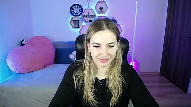 Snapshot of SabrinViolet chatting on 02/14/26, 09:09 SabrinViolet online show from 02/14/26, 09:09