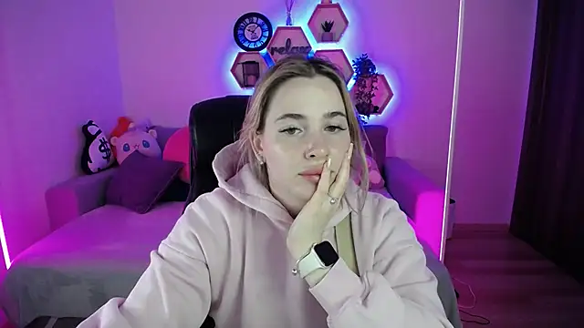 SabrinViolet online show from 11/16/25, 09:03