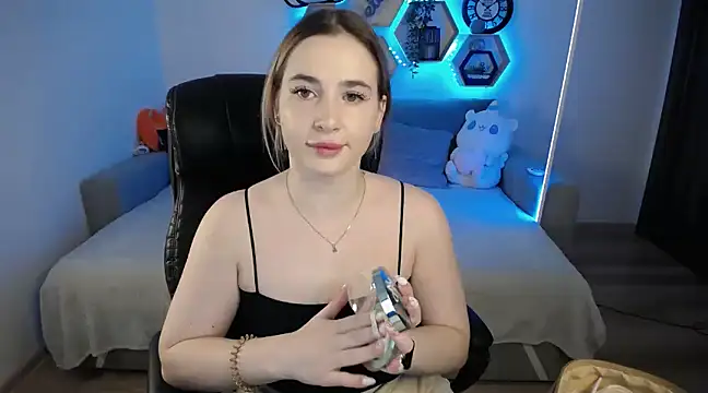 Snapshot of SabrinViolet chatting on 02/11/25, 09:09 SabrinViolet online show from 02/11/25, 09:09