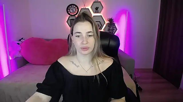 Snapshot of SabrinViolet chatting on 07/25/26, 08:11 SabrinViolet online show from 07/25/26, 08:11