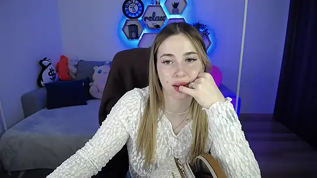 SabrinViolet online show from 03/24/26, 09:09