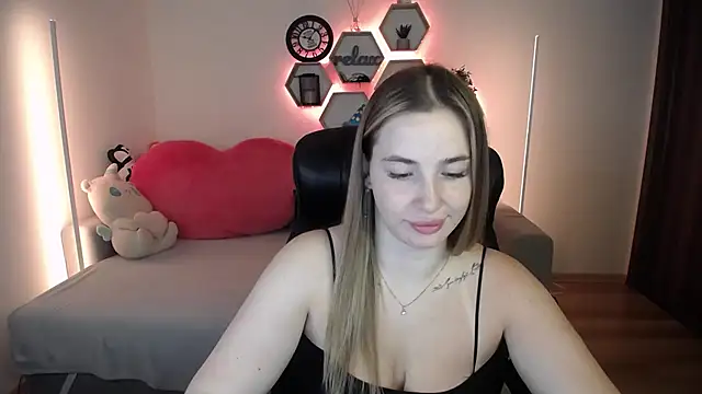 Snapshot of SabrinViolet chatting on 07/11/26, 08:03 SabrinViolet online show from 07/11/26, 08:03