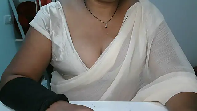 Snapshot of Cute_Ruhi99 chatting on 07/13/26, 08:13 Cute Ruhi99 online show from 07/13/26, 08:13