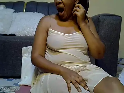 Snapshot of Sexy_Kezzy chatting on 02/12/26, 10:20 Sexy Kezzy online show from 02/12/26, 10:20