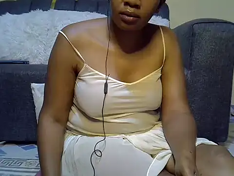 Snapshot of Sexy_Kezzy chatting on 02/03/26, 08:14 Sexy Kezzy online show from 02/03/26, 08:14