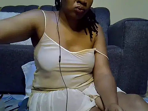 Snapshot of Sexy_Kezzy chatting on 07/16/26, 08:33 Sexy Kezzy online show from 07/16/26, 08:33