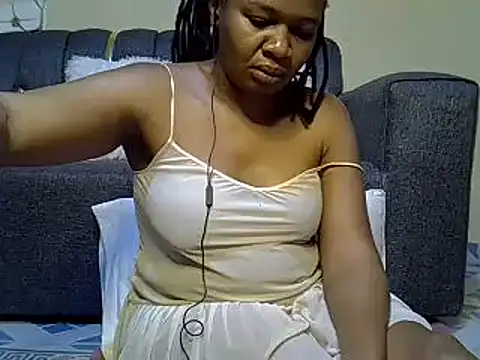 Snapshot of Sexy_Kezzy chatting on 02/19/26, 08:33 Sexy Kezzy online show from 02/19/26, 08:33