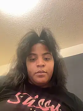 prettlovely14 online show from 11/18/25, 08:01