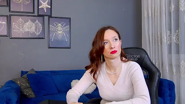 Snapshot of AnneHove chatting on 12/01/25, 04:46 AnneHove online show from 12/01/25, 04:46