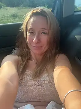 Snapshot of AnneHove chatting on 07/18/26, 04:15 AnneHove online show from 07/18/26, 04:15