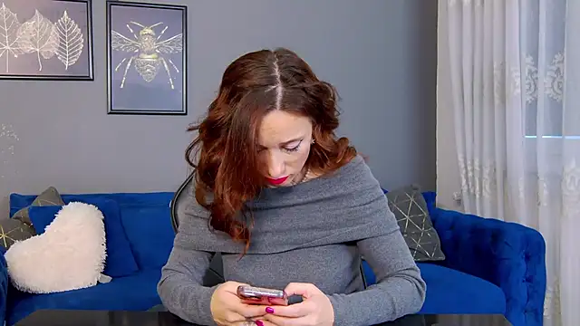 Snapshot of AnneHove chatting on 12/02/25, 06:15 AnneHove online show from 12/02/25, 06:15