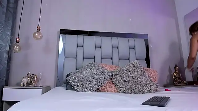 SusanBenett online show from 10/26/25, 04:51