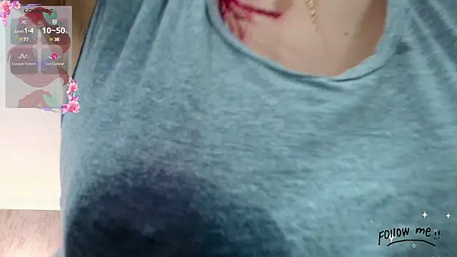 Snapshot of aria_li chatting on 03/17/25, 12:04 aria li online show from 03/17/25, 12:04