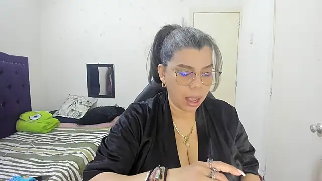 vikyadams online show from 12/01/25, 01:56