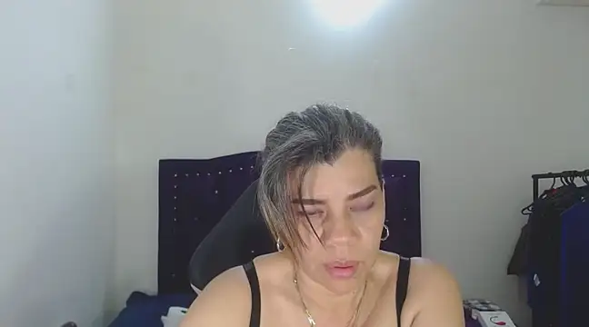 vikyadams online show from 03/19/25, 04:36