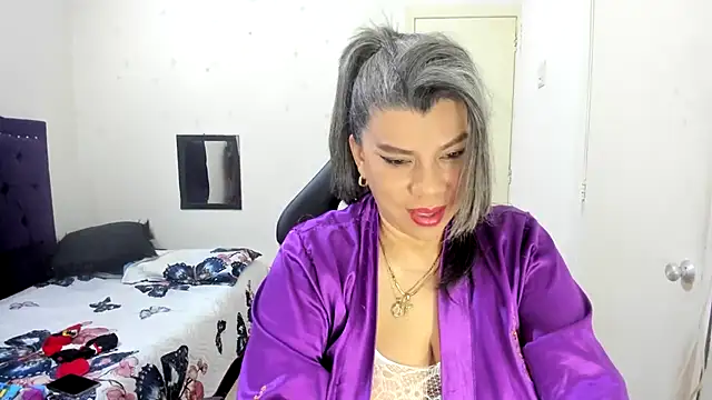 vikyadams online show from 12/15/25, 12:38