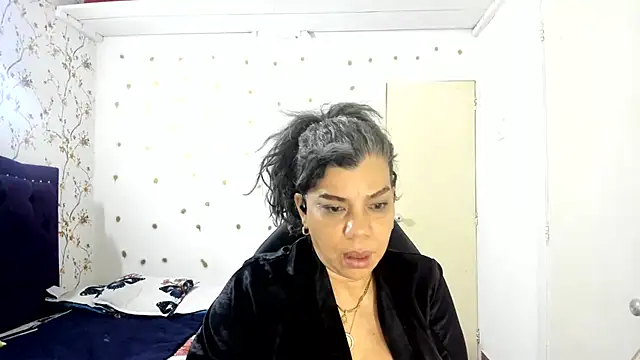 Snapshot of vikyadams chatting on 06/25/26, 05:45 vikyadams online show from 06/25/26, 05:45