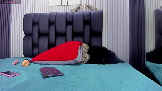 PamelaAnderson 2 online show from 04/11/26, 08:12