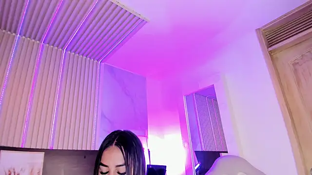 Snapshot of Violet_spencer chatting on 02/20/25, 11:43 Violet spencer online show from 02/20/25, 11:43