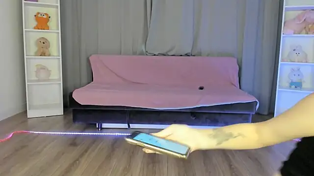 tinki winkii online show from 11/03/25, 05:01