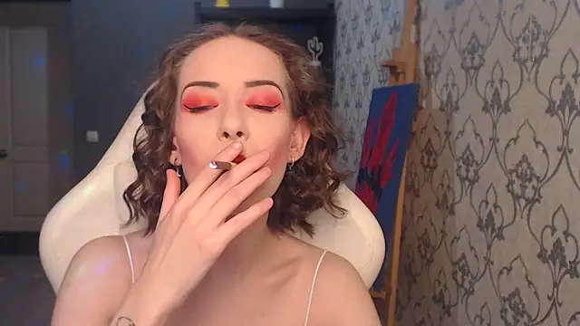 Snapshot of FascinatingEyess chatting on 06/18/26, 08:14 FascinatingEyess online show from 06/18/26, 08:14
