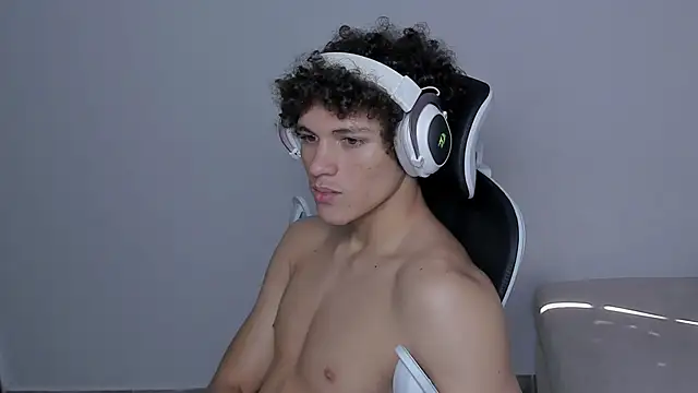 laurent nova online show from 11/06/25, 05:50