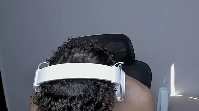 laurent nova online show from 10/26/25, 06:08