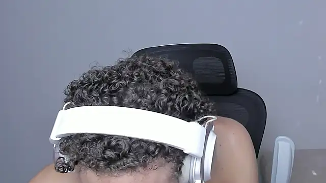 laurent nova online show from 10/23/25, 07:12