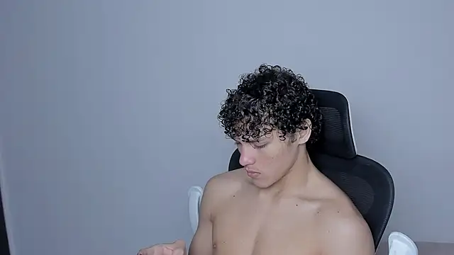 laurent nova online show from 11/10/25, 03:44