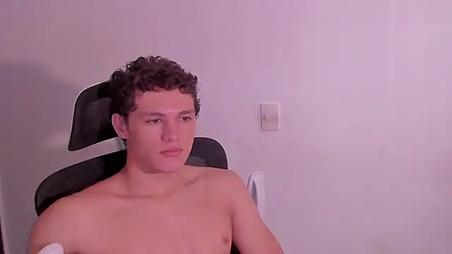 laurent nova online show from 04/08/26, 03:57