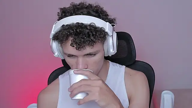 laurent nova online show from 10/21/25, 05:01