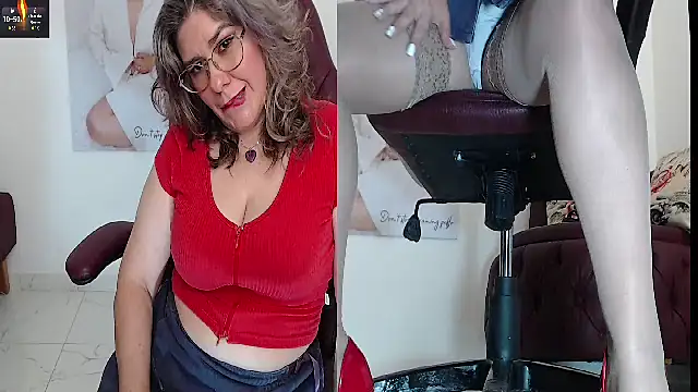 zehra sanem online show from 09/11/25, 10:54