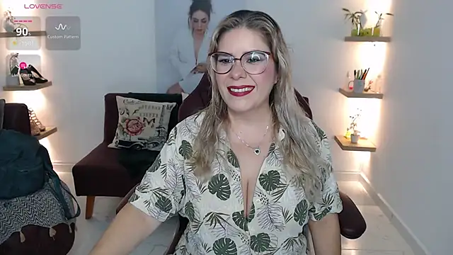 Snapshot of zehra_sanem chatting on 06/10/26, 07:15 zehra sanem online show from 06/10/26, 07:15