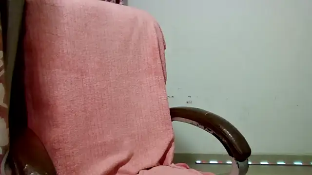 Snapshot of Queenhimanshi chatting on 01/09/26, 05:20 Queenhimanshi online show from 01/09/26, 05:20