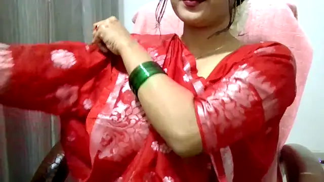 Queenhimanshi online show from 11/26/25, 05:35